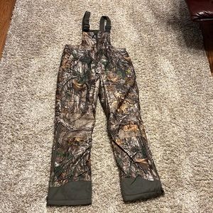 Youth Camo bibs. Size XL(16-18)